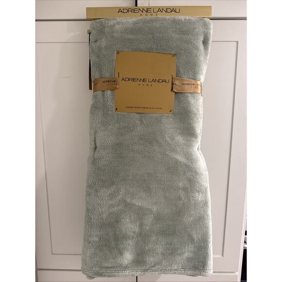 LIGHT SAGE GREEN 60x70” Adrienne Landau Luxury Faux Fur Heavy Soft Throw Blanket - Picture 1 of 6